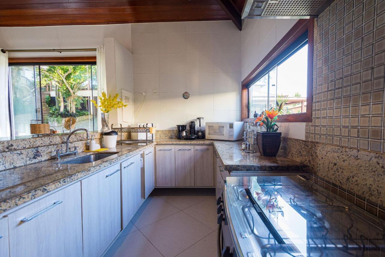 Búzios Casa Espetacular Entre Geriba E Ferradurinha - Wifi 200Mb - Piscina Do Codominio - 700 M Da Praia - Garagem - 4 Suites - Area Gourmet Privativa - Cozinha Equipada - Area Kids - Portaria 24H - Ar Condicionado المظهر الخارجي الصورة
